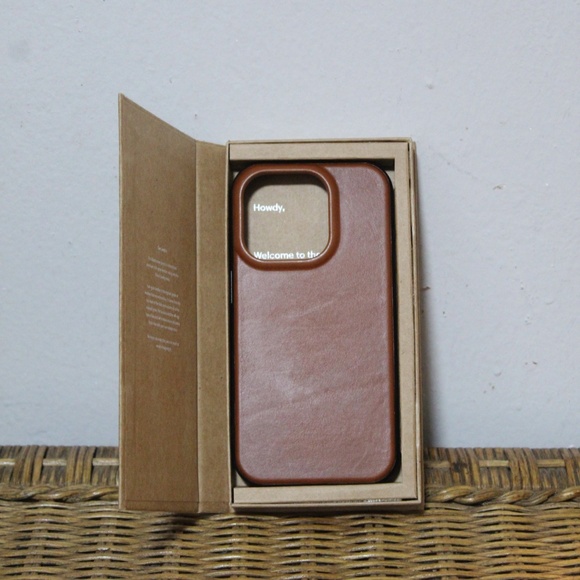 bluebonnet. The Minimalist Full-Grain Leather iPhone 15 Pro MagSafe Case. - Picture 1 of 6